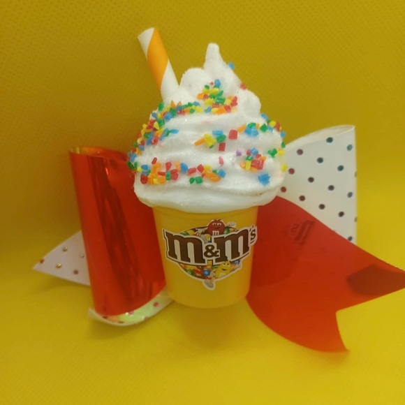Handmade Girl's M&M’s Shake Bow Decor Hair Clip - Picture 2 of 5